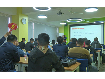 小型拍卖厅-拍卖会现场